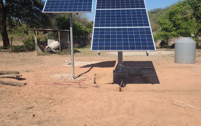 Paneles solares en campo — Pacará, San Martín