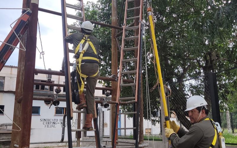 Trabajos en estructura de distribución — Tartagal